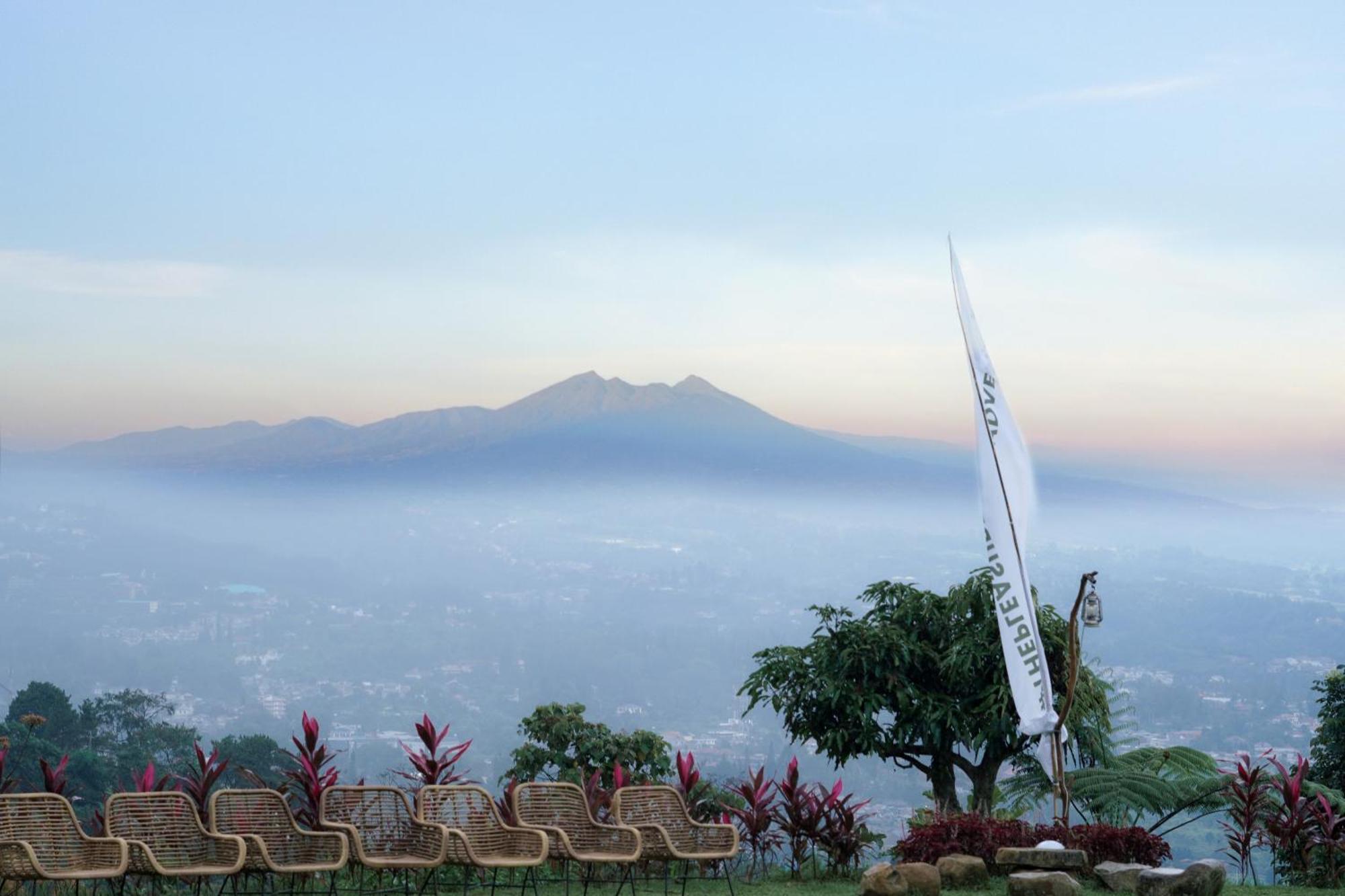 Damar Langit Resort Cisarua Esterno foto