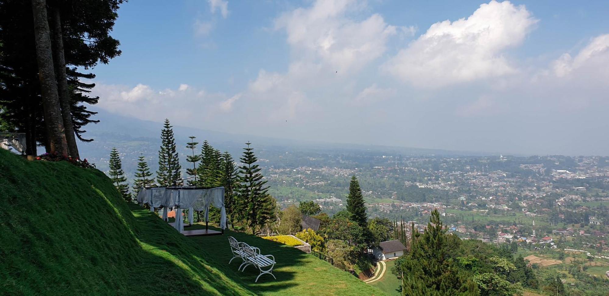 Damar Langit Resort Cisarua Esterno foto