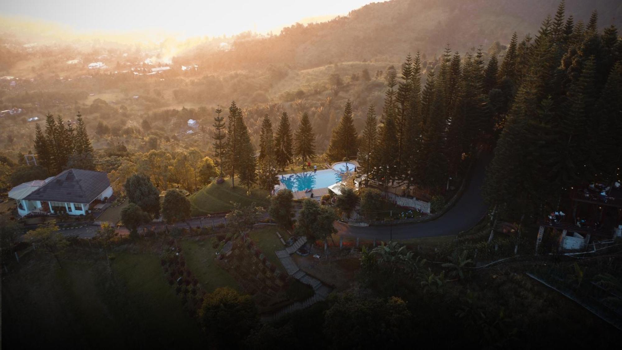 Damar Langit Resort Cisarua Esterno foto