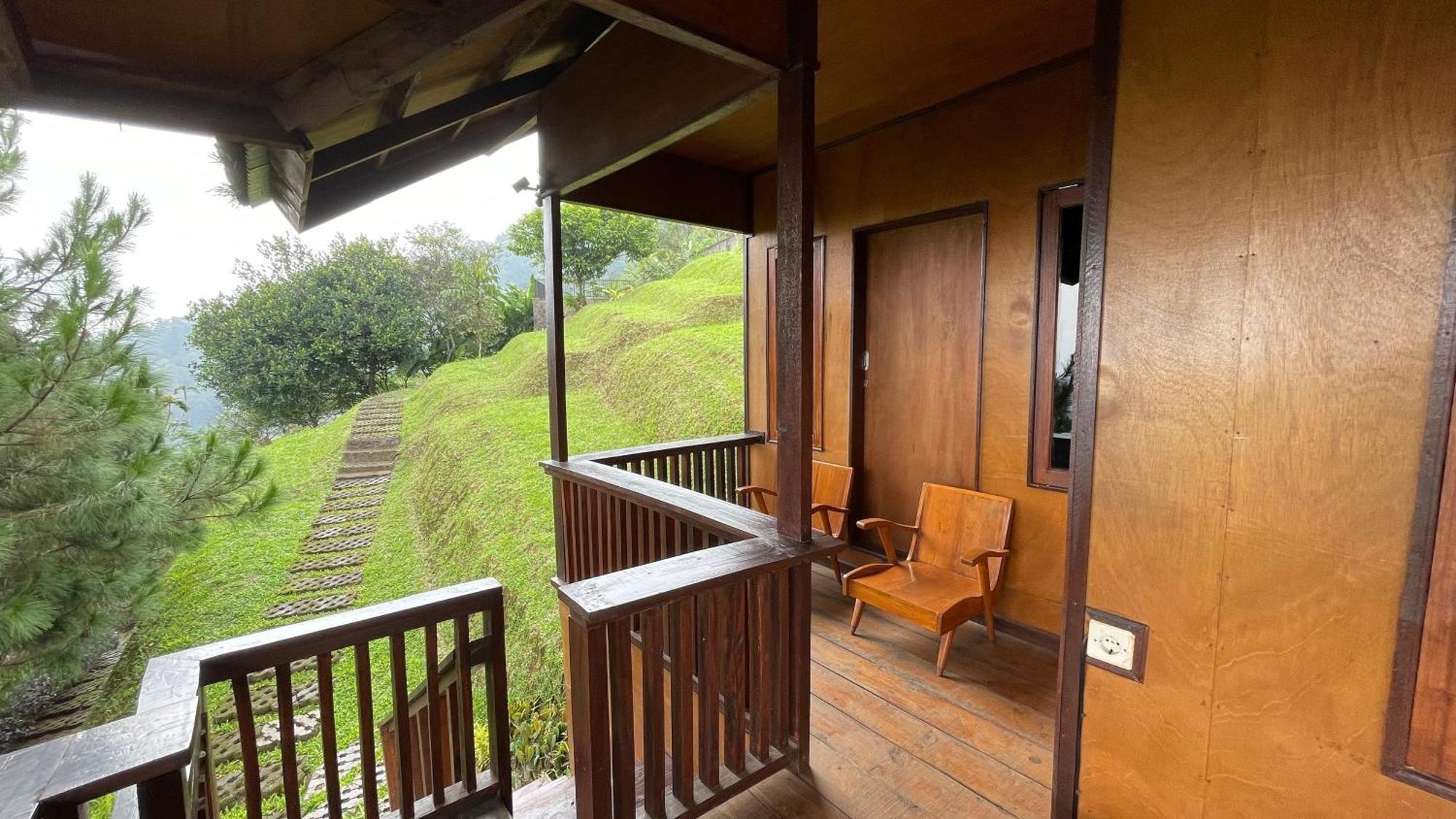 Damar Langit Resort Cisarua Esterno foto